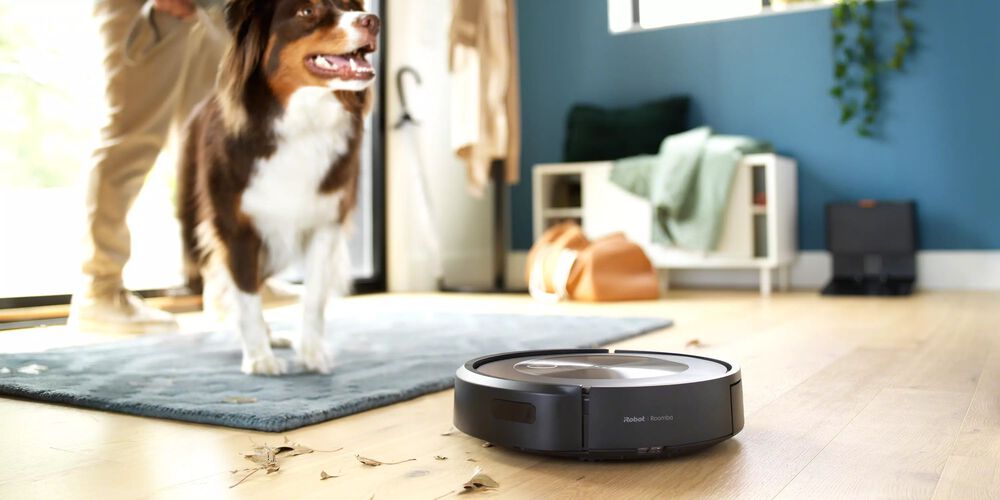 The smartest, most powerful robot vacuum yet for rough, or fine, debris pickup.¹